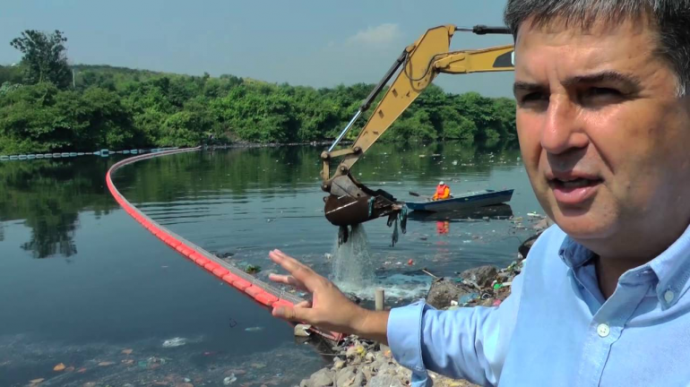 Sistema de gestão de lixo flutuante ajuda Rio a enfrentar as tempestades do Verão