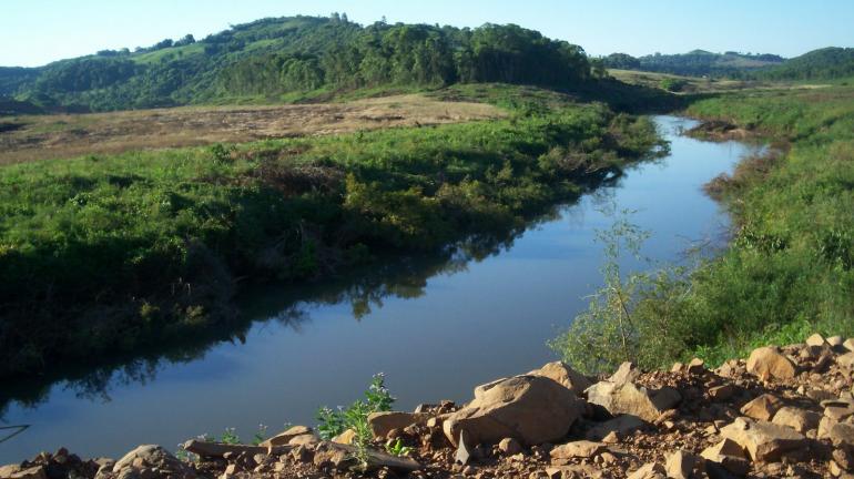 Água do Rio das Flores: de olho no futuro da segurança hídrica do Estado