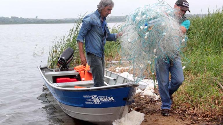 Dois mil metros de rede de pesca apreendidos na Lagoa de Imboassica