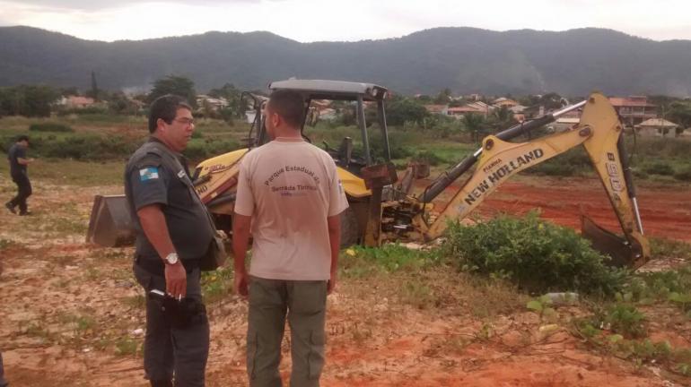 Inea flagra desmatamento de 2 mil metros quadrados em área de restinga em Maricá