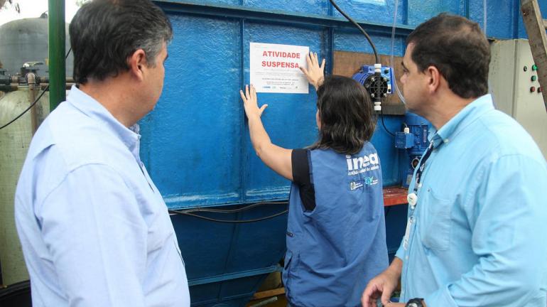 Secretaria do Ambiente suspende as atividades de empresa que poluía a Baía de Guanabara