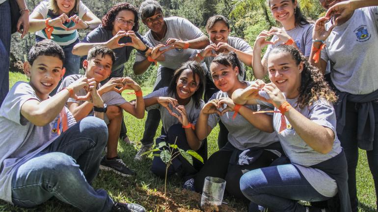 Dia da Árvore mobiliza centenas de estudantes em Petrópolis e Cachoeiras de Macacu