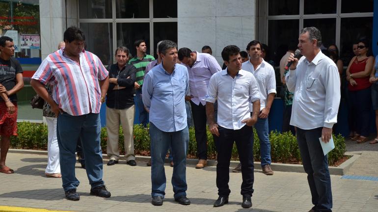 Secretário André Corrêa visita municípios de Carmo e Cordeiro