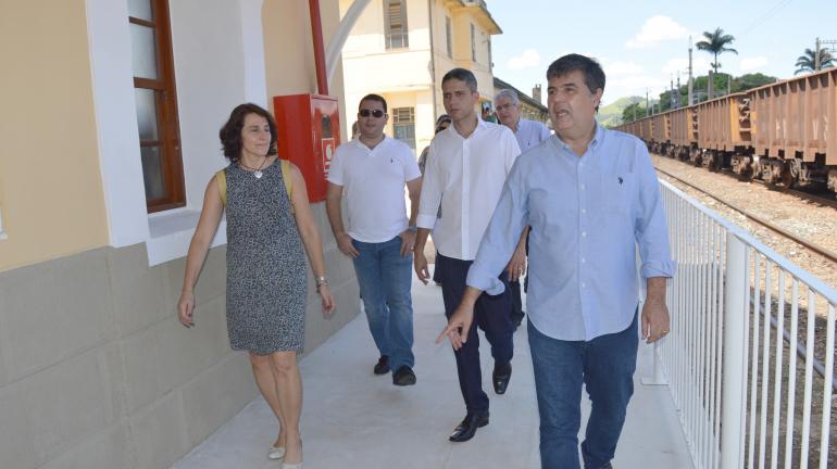 Governo restaura duas estações ferroviárias em Valença