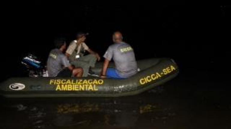 Secretaria do Ambiente fiscaliza a prática de pesca predatória na Lagoa de Itaipu, em Niterói