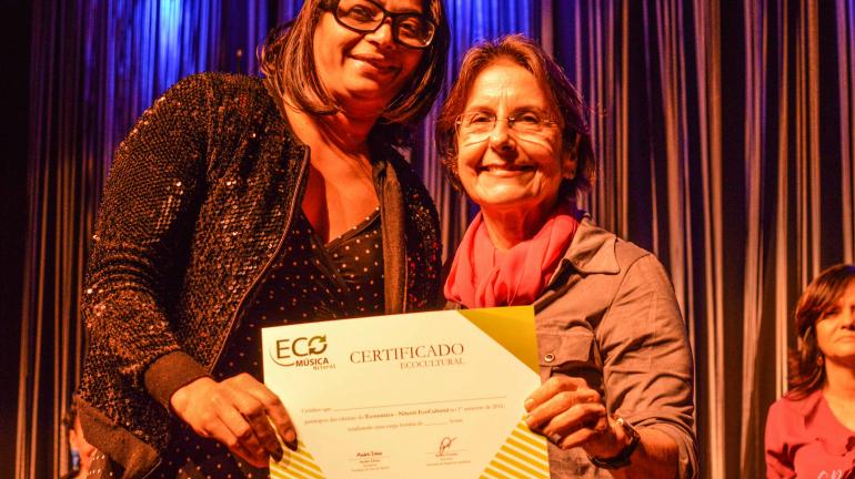 Niterói EcoCultural certifica alunos da rede pública