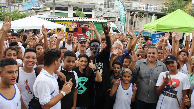 Ambiente Solidário leva reciclagem e educação ambiental para moradores de Irajá