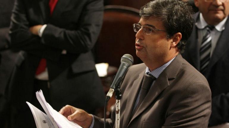  Projeto estima receitas e fixa as despesas no valor de R$ 89,3 bilhões; entre os principais investimentos estão as obras do PAC em comunidades  O secretário de Estado de Planejamento e Gestão, Francisco Caldas, vai apresentar o Projeto da Lei Anual do Or