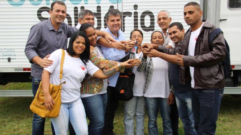 Deputado André Corrêa participa da entrega do caminhão de coleta seletiva para Cachoeiras de Macacu