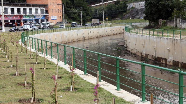 Rio Bengalas ganha obra de controle ambiental