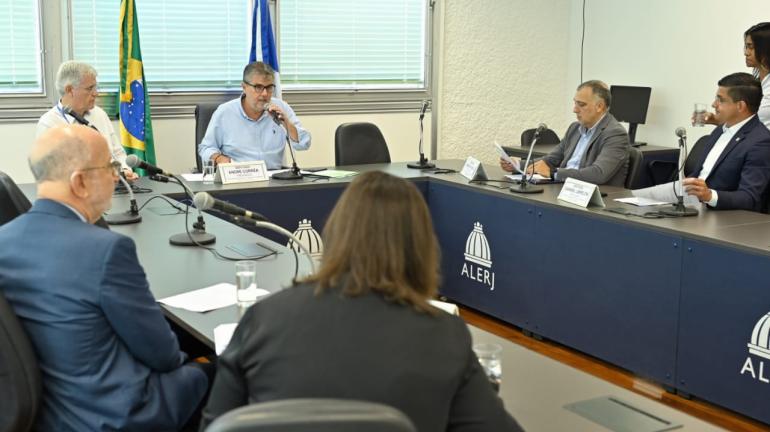 Comissão de Orçamento da Alerj aprova parecer de André Corrêa para Lei Orçamentária de 2025