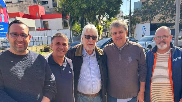 Vereador Paulinho do Raio-X, André Corrêa e ex-prefeito Severino Dias se reúnem para discutir situação da BR-393