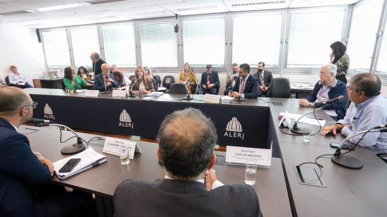 Com voto de André Corrêa, Comissão de Orçamento aprova parecer favorável às contas do Governo 