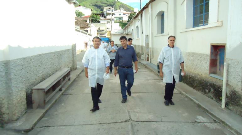 Deputado André Corrêa visita fábrica da Chinezinho em Valença