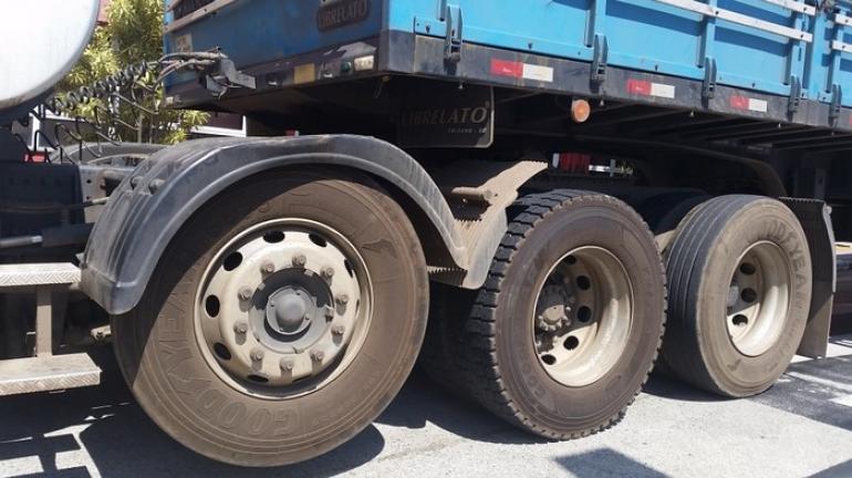 Projeto regulamenta tráfego de veículos pesados em rodovias e estradas estaduais