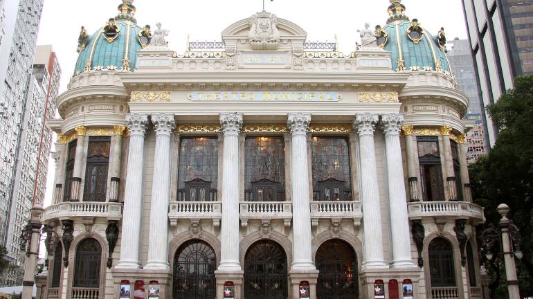 CEPERJ aplica prova prática para 183 bailarinos no Theatro Municipal