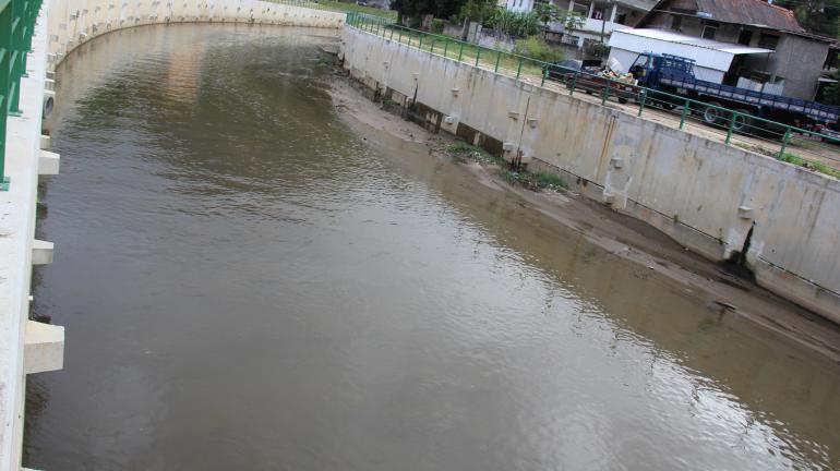 Secretaria do Ambiente entrega obras de controle de inundação do Rio Bengalas