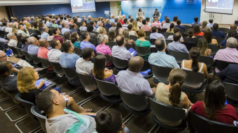 FIRJAN lança cartilha para orientar empresários sobre legislação ambiental