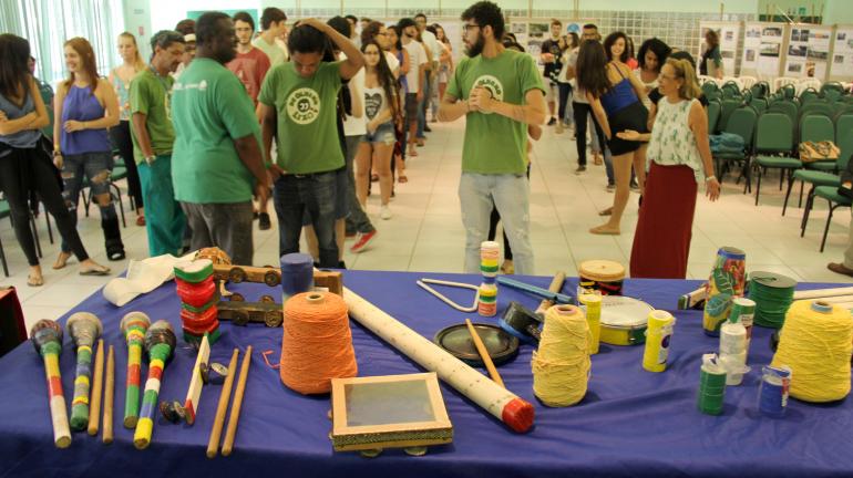 ​Projeto De Olho no Lixo leva música e moda à PUC-Rio