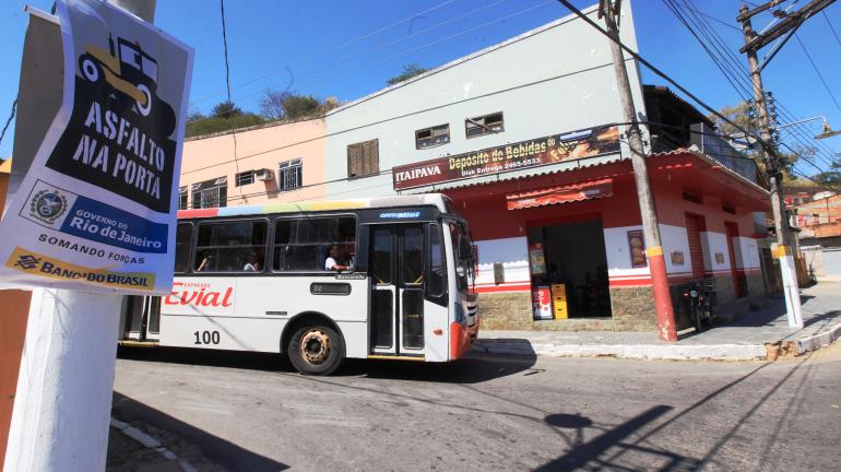 Primeira fase do Asfalto na Porta é concluída em Mendes