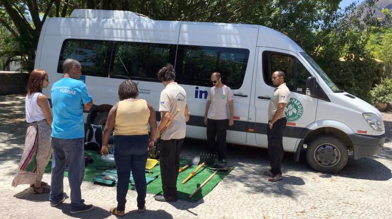 Guarda parques dão lições práticas de combate a incêndios florestais durante exposição na Lagoa