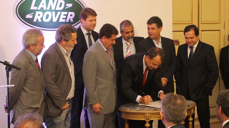 Jaguar Land Rover oficializa fábrica em Itatiaia