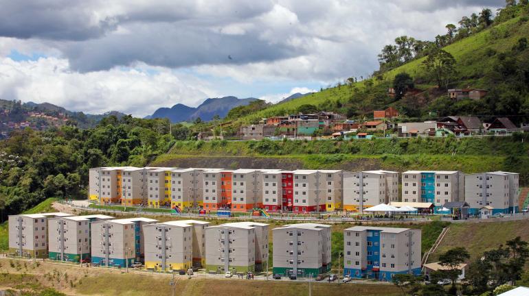 Estado e União entregam 460 apartamentos em Nova Friburgo