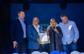André Corrêa recebe homenagem da Associação dos Produtores de Aço do RJ