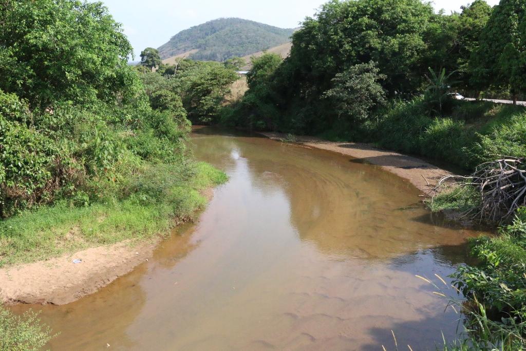 Limpa Rio: projeto leva desassoreamento às margens e leitos dos principais rios fluminenses