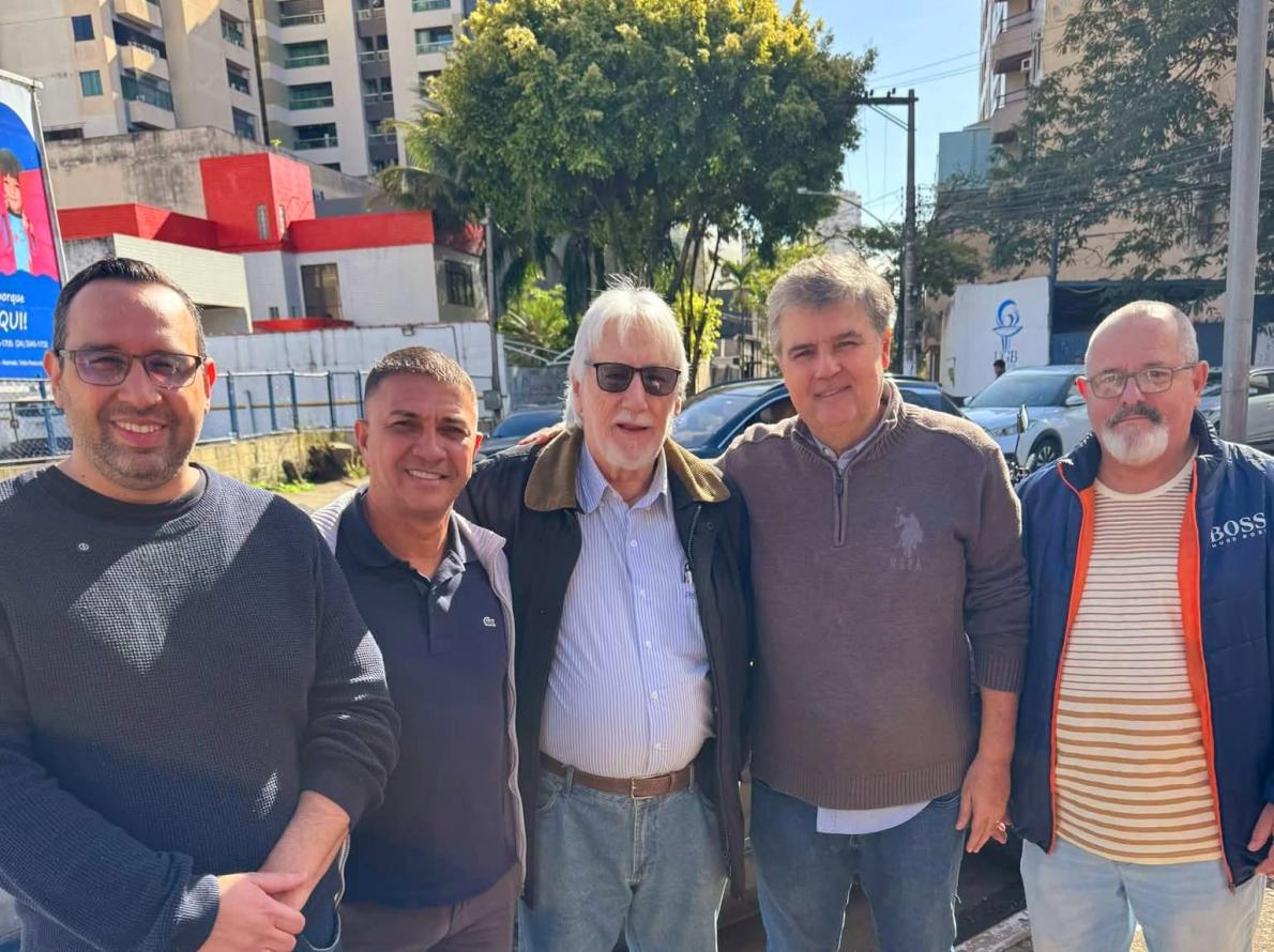 Vereador Paulinho do Raio-X, André Corrêa e ex-prefeito Severino Dias se reúnem para discutir situação da BR-393