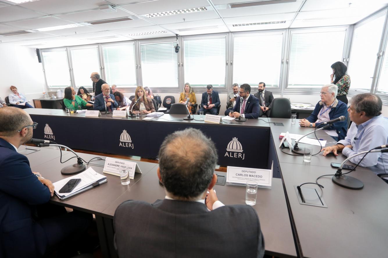 Com voto de André Corrêa, Comissão de Orçamento aprova parecer favorável às contas do Governo 
